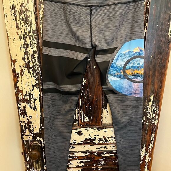 Women’s Colorado Limited Colorado state flag size Medium llAlpenglow yoga pants - Picture 3 of 8